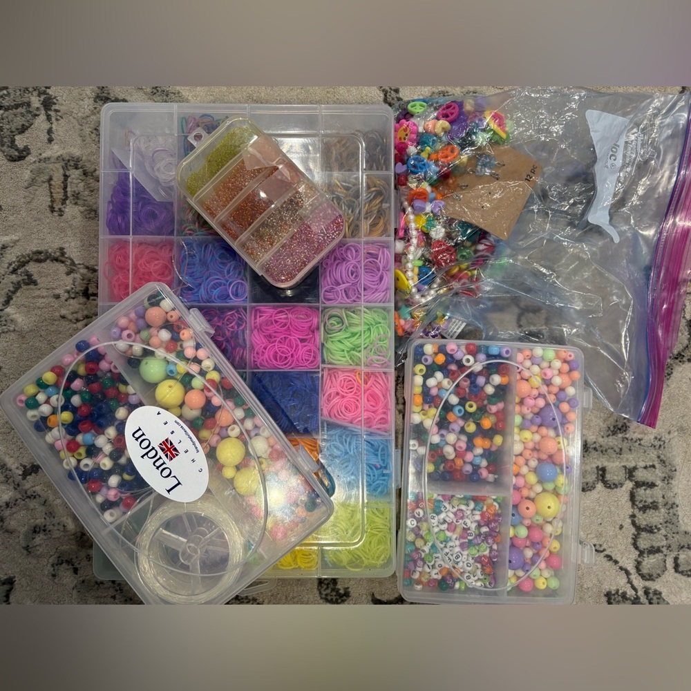 Colorful Bead and Loom Band Craft Set